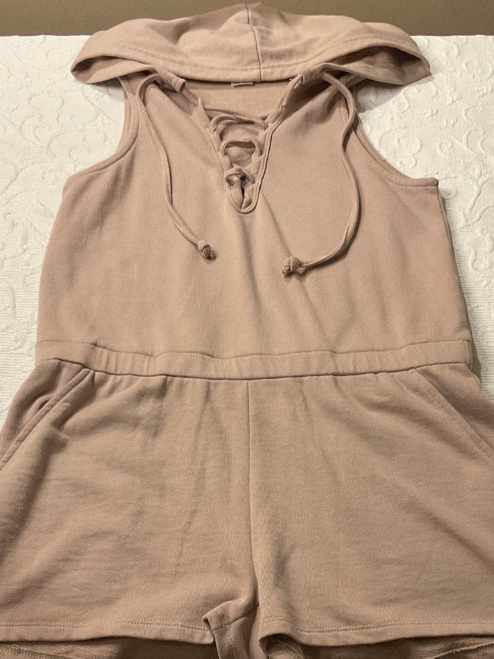 VENUS Blush  Sleeveless Hooded Lace-Up Romper. Small